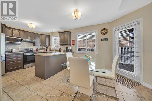 1742 Ennismore Cres, London, ON - Indoor Photo Showing Kitchen With Upgraded Kitchen