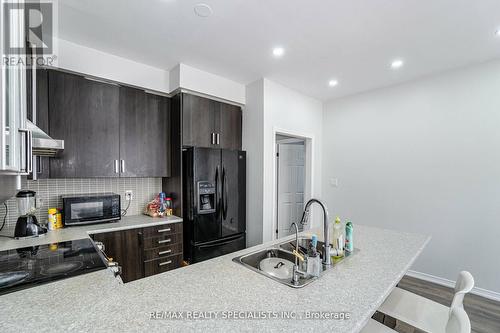 426 Queen Mary Drive, Brampton, ON - Indoor Photo Showing Kitchen With Double Sink With Upgraded Kitchen