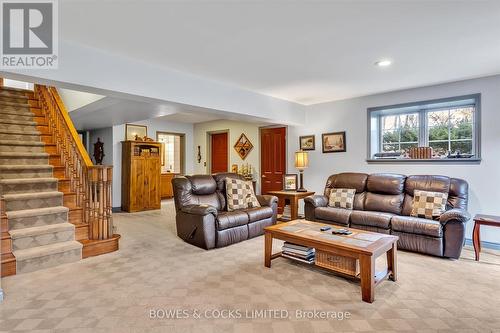 687 Steinkrauss Drive, Smith-Ennismore-Lakefield, ON - Indoor Photo Showing Living Room