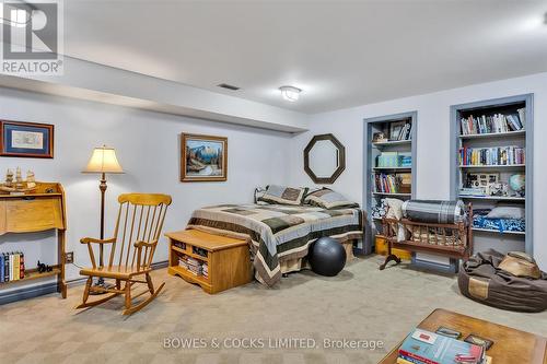 687 Steinkrauss Drive, Smith-Ennismore-Lakefield, ON - Indoor Photo Showing Living Room
