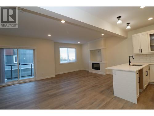 706 4274 22Nd Avenue, Prince George, BC - Indoor Photo Showing Kitchen