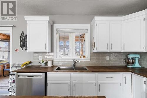 196 Sunshine Dr, Moncton, NB - Indoor Photo Showing Kitchen With Double Sink