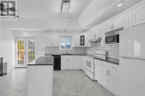 12 Baker, Amherstburg, ON - Indoor Photo Showing Kitchen With Upgraded Kitchen