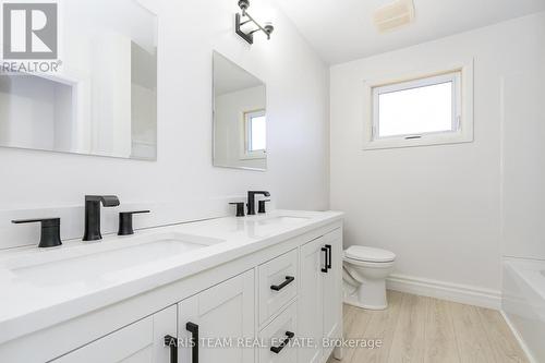 7 Glacier Trail, Tay, ON - Indoor Photo Showing Bathroom