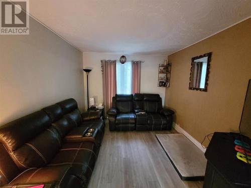 353 Wilson St, Sault Ste. Marie, ON - Indoor Photo Showing Living Room