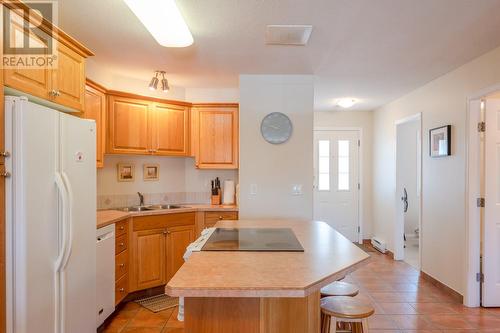 850 Railway Lane Unit# 201, Okanagan Falls, BC - Indoor Photo Showing Kitchen With Double Sink