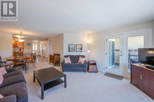 850 Railway Lane Unit# 201, Okanagan Falls, BC - Indoor Photo Showing Living Room