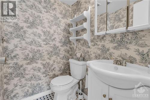 555 Brittany Drive Unit#508, Ottawa, ON - Indoor Photo Showing Bathroom