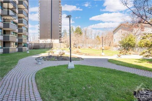 555 Brittany Drive Unit#508, Ottawa, ON - Outdoor
