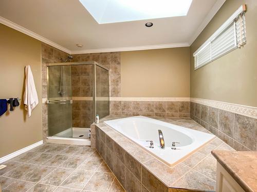 Upper Level 21639 90A Avenue, Langley, BC - Indoor Photo Showing Bathroom