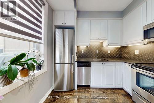 15 Caroline Carpenter Grove, Toronto, ON - Indoor Photo Showing Kitchen With Stainless Steel Kitchen With Upgraded Kitchen