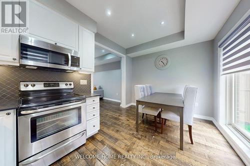 15 Caroline Carpenter Grove, Toronto, ON - Indoor Photo Showing Kitchen