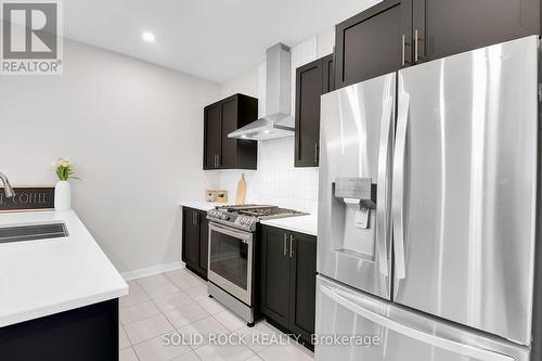 140 Rugosa Street, Ottawa, ON - Indoor Photo Showing Kitchen With Stainless Steel Kitchen With Double Sink With Upgraded Kitchen
