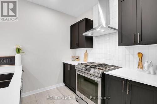 140 Rugosa Street, Ottawa, ON - Indoor Photo Showing Kitchen With Upgraded Kitchen
