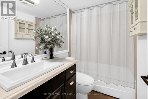 409 - 1 Balmoral Avenue, Toronto, ON - Indoor Photo Showing Bathroom