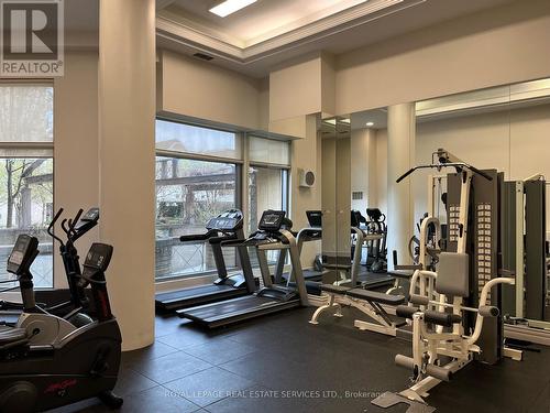 409 - 1 Balmoral Avenue, Toronto, ON - Indoor Photo Showing Gym Room
