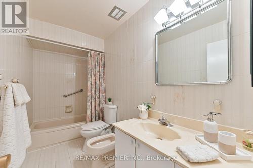 36 Broomfield Drive, Toronto, ON - Indoor Photo Showing Bathroom