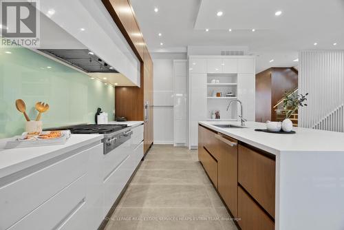 101 Rykert Crescent, Toronto, ON - Indoor Photo Showing Kitchen With Upgraded Kitchen