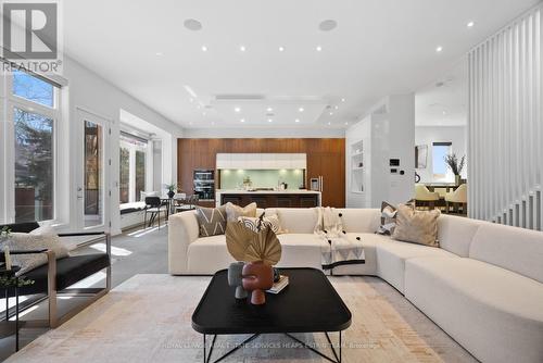 101 Rykert Crescent, Toronto, ON - Indoor Photo Showing Living Room