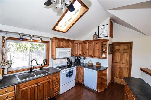 617 Marshagan Road, Dunnville, ON - Indoor Photo Showing Kitchen With Double Sink