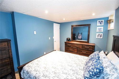 617 Marshagan Road, Dunnville, ON - Indoor Photo Showing Bedroom