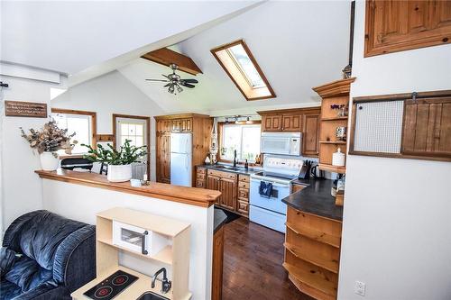 617 Marshagan Road, Dunnville, ON - Indoor Photo Showing Kitchen