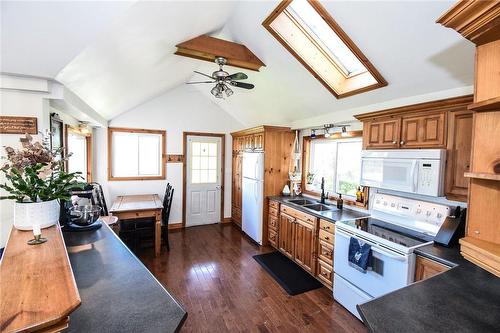 617 Marshagan Road, Dunnville, ON - Indoor Photo Showing Kitchen With Double Sink