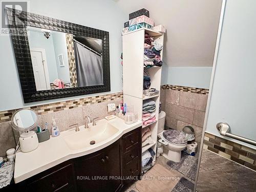 98 Karl Street, Belleville, ON - Indoor Photo Showing Bathroom