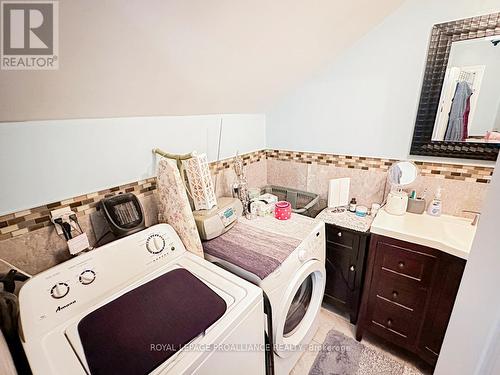 98 Karl Street, Belleville, ON - Indoor Photo Showing Laundry Room
