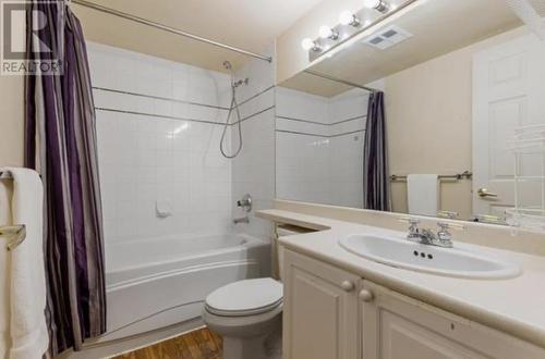 202 2505 E Broadway, Vancouver, BC - Indoor Photo Showing Bathroom