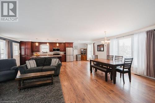 4 Johnston Drive, South River, ON - Indoor Photo Showing Living Room