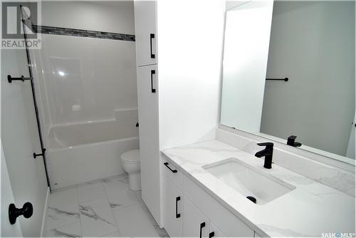 171 Schmeiser Lane, Saskatoon, SK - Indoor Photo Showing Bathroom