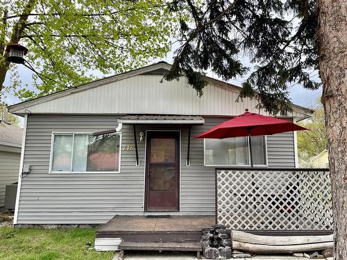 7461 7Th Street, Grand Forks, BC - Outdoor