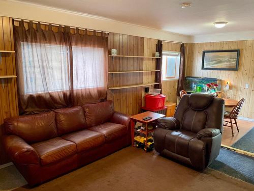 7461 7Th Street, Grand Forks, BC - Indoor Photo Showing Living Room