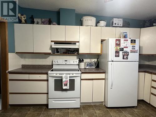 2874 Minotti Drive, Prince George, BC - Indoor Photo Showing Kitchen