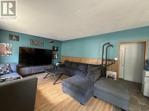 2874 Minotti Drive, Prince George, BC - Indoor Photo Showing Living Room