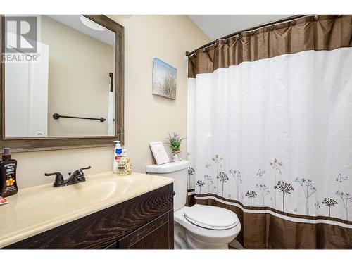 7215 Mountridge Road, Vernon, BC - Indoor Photo Showing Bathroom
