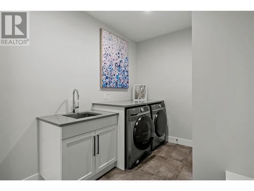 10100 Tyndall Road Unit# 23, Lake Country, BC - Indoor Photo Showing Laundry Room