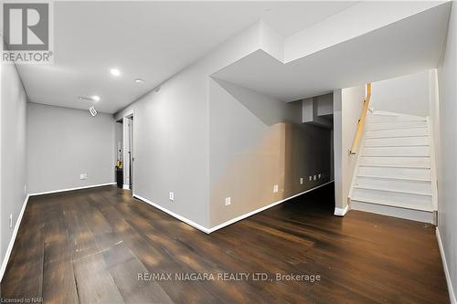 7864 Seabiscuit Drive, Niagara Falls, ON - Indoor Photo Showing Other Room