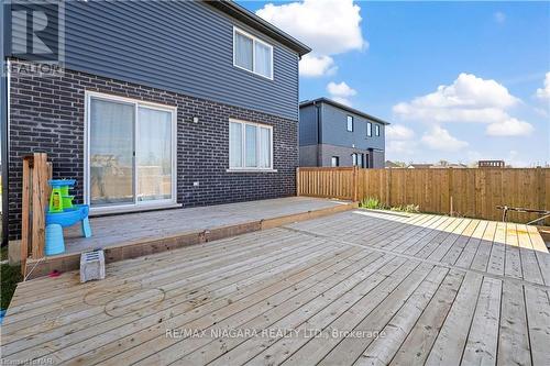 7864 Seabiscuit Drive, Niagara Falls, ON - Outdoor With Deck Patio Veranda With Exterior