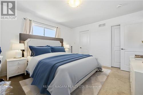 7864 Seabiscuit Drive, Niagara Falls, ON - Indoor Photo Showing Bedroom