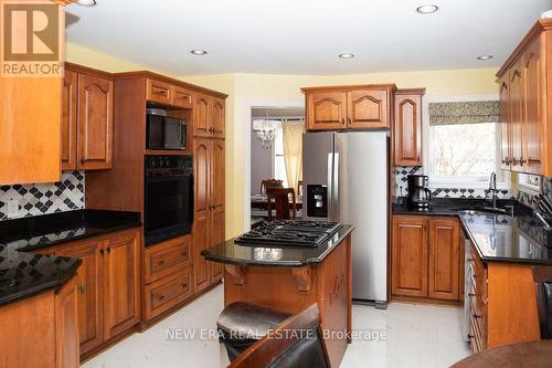 199 Garden Path Path, Chatham-Kent, ON - Indoor Photo Showing Kitchen With Double Sink