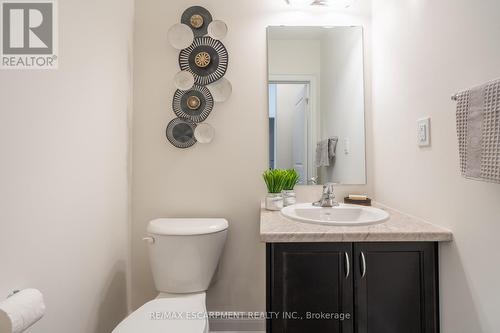 115 - 305 Garner Road W, Hamilton, ON - Indoor Photo Showing Bathroom