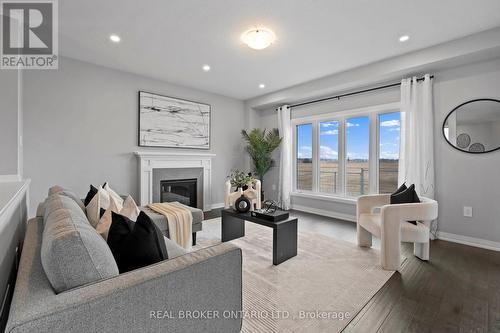 135 Rockledge Drive, Hamilton, ON - Indoor Photo Showing Living Room With Fireplace