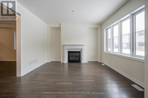 86 Holder Drive, Brantford, ON - Indoor Photo Showing Living Room With Fireplace