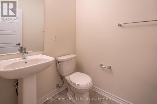 86 Holder Drive, Brantford, ON - Indoor Photo Showing Bathroom