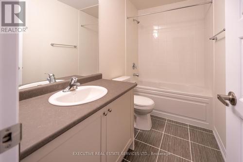 86 Holder Drive, Brantford, ON - Indoor Photo Showing Bathroom