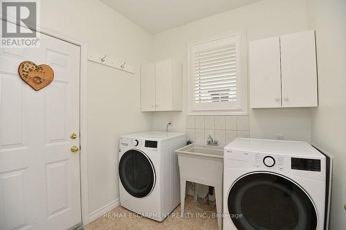 211 Valridge Drive, Hamilton, ON - Indoor Photo Showing Laundry Room