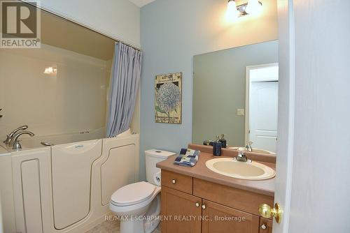 211 Valridge Drive, Hamilton, ON - Indoor Photo Showing Bathroom