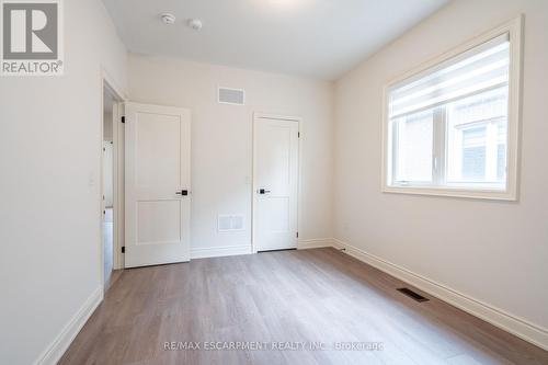 98 Cattail Crescent, Hamilton, ON - Indoor Photo Showing Other Room